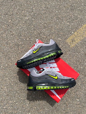 Nike Air Max TL 2.5 αθλητικά παπούτσια καινούργια, μέγεθος 44, μαύρο μεταλλικό ασημί και βολτ