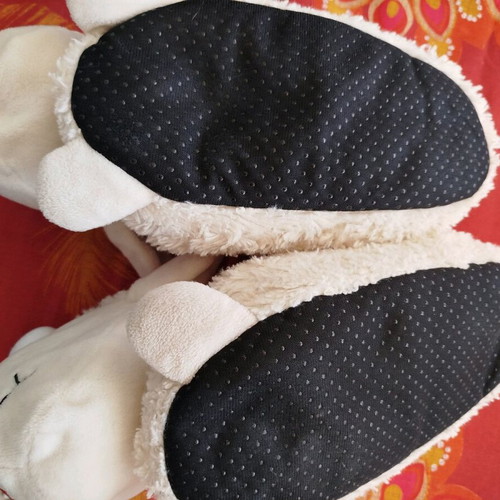 Unisex Winter Slippers Shaun the Sheep used, sizes 36-38, white