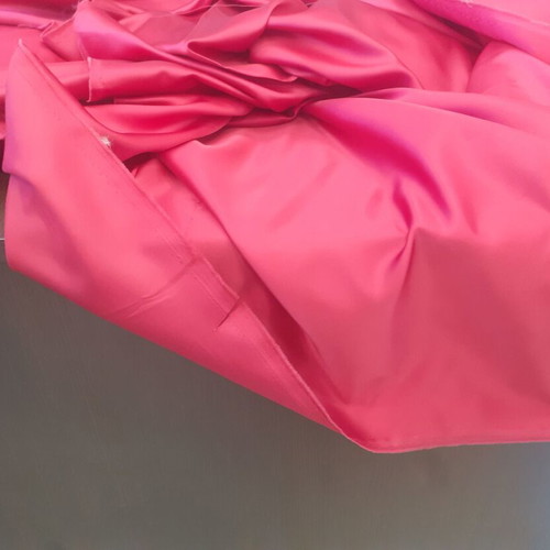 Satin curtain ruby red 4 meters, height 2.80m new