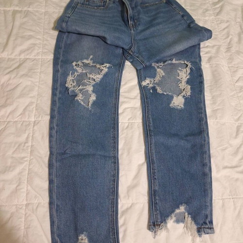 American Eagle women's blue mom jeans like new with knee rips and frayed hems