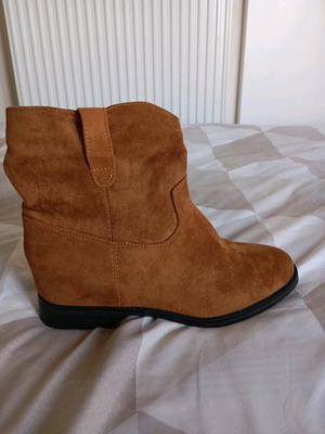 Suede women's ankle boots new size 40 A To Z Greek brown