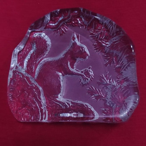 Royal Krona Mats Jonasson full lead crystal decorative paperweight like new