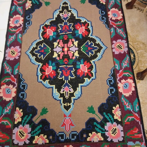 Vintage handmade embroidered rug 210x125 like new, double cross-stitch