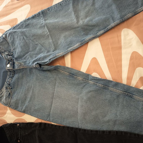 H&M maternity jeans medium size, like new, black and blue, pack of 2