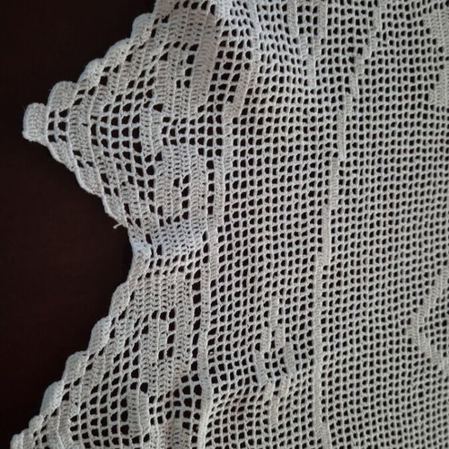 Crocheted round white doily new, 90cm diameter