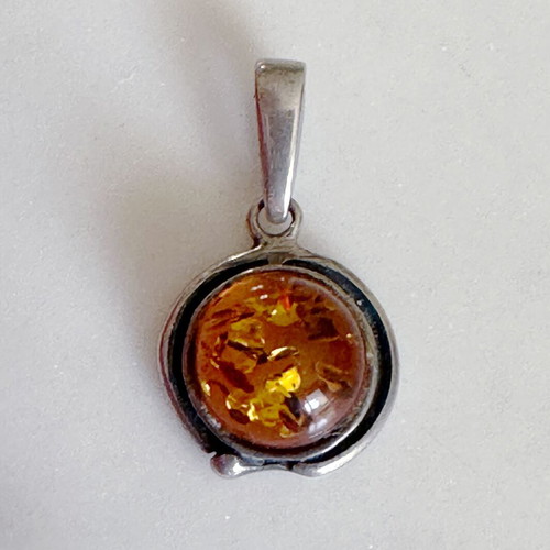 Vintage silver 925 pendant with pressed amber used