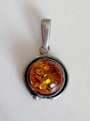 Vintage silver 925 pendant with pressed amber used