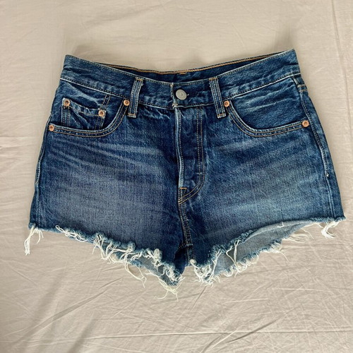 Levi's 501 denim shorts W25 like new, blue cotton
