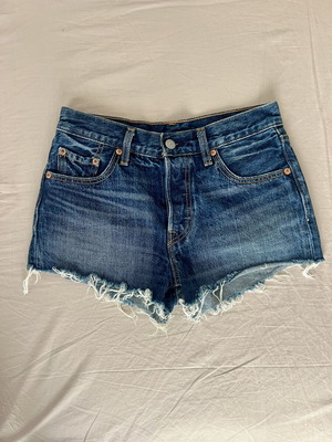Levi's 501 denim shorts W25 like new, blue cotton