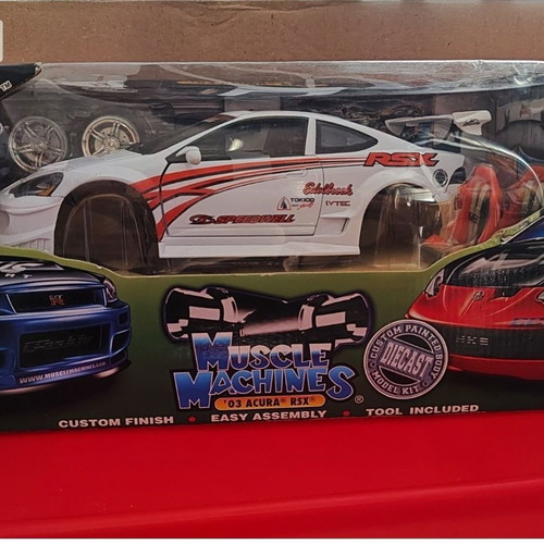 Muscle Machines 1:18 2002 Acura RSX model California Tune It