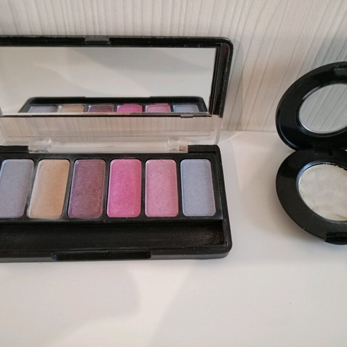 Dorothy L eyeshadows used, set of items