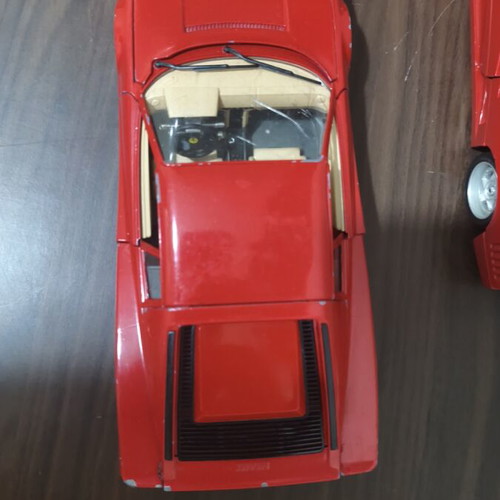 Ferrari Testarossa 1:18 collectible model car