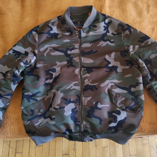 Bomber jacket like new, black and green, size XL
