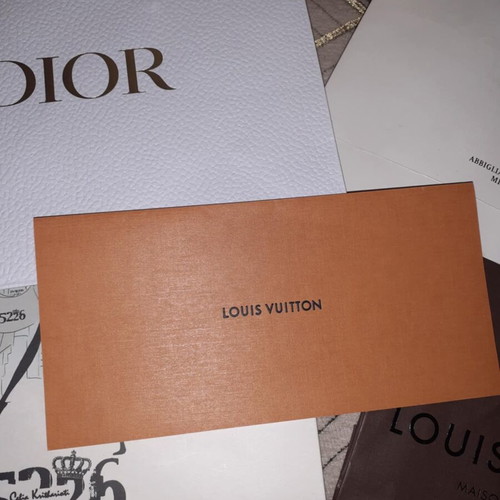 Paper bags and envelope like new, Louis Vuitton, Dior, 5526, 19V69