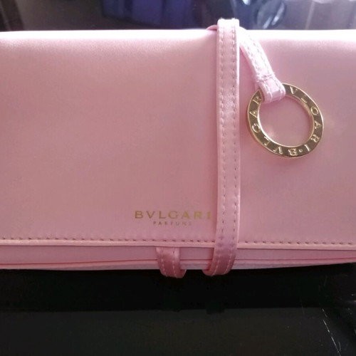 Τσαντάκι Bvlgari perfume καινούργιο, σατέν ροζ με dust bag