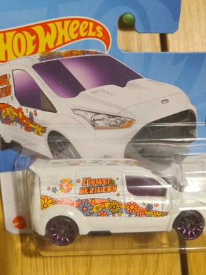 Hot Wheels Ford Transit Connect Treasure Hunt new