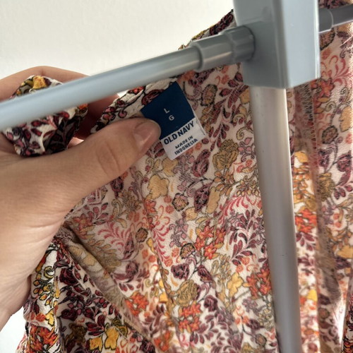 Old Navy floral dress like new with waist and neckline tie, colorful