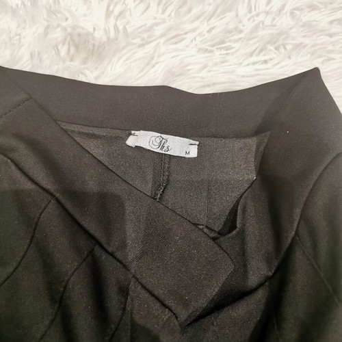 Ths Fashion skirt size M black like new
