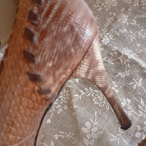 Dior leather pumps like new, beige and brown