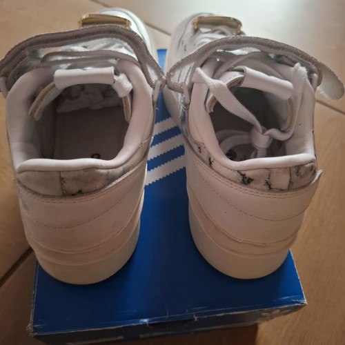 Adidas Forum Bonega W sneakers with vintage style and marble effect
