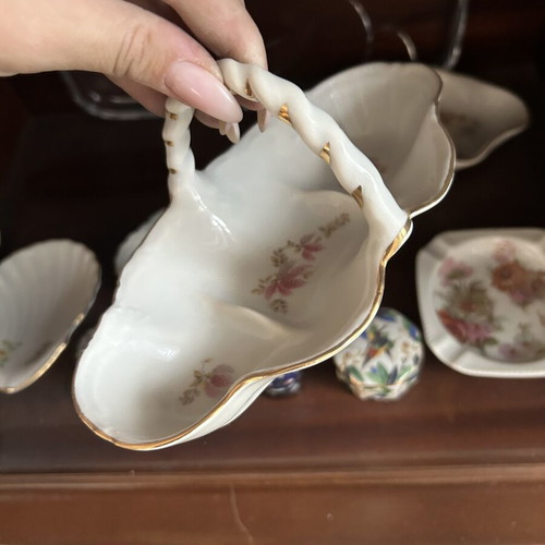 Vintage decorative plate with handle