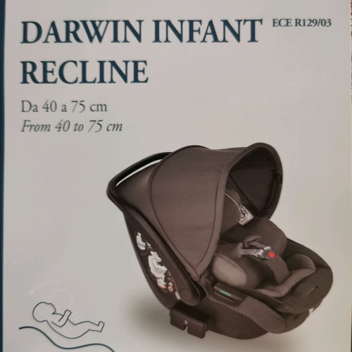 Inglesina Darwin Infant Recline Car Seat and Darwin 360 Isofix Base like new