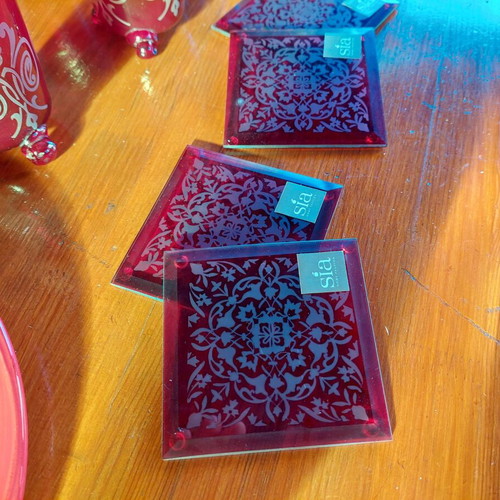 SIA Home Fashion red dinner set new, festive