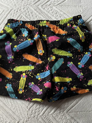 Tortue swimsuit for 2-3 years old, like new, multicolor