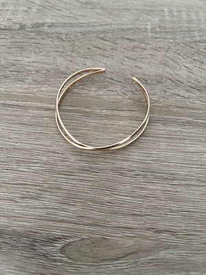 Steel bracelet like new, gold color