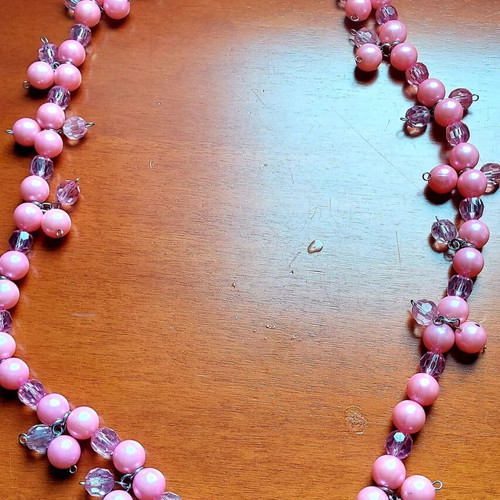Pink Beaded Necklace vintage, like new