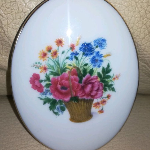 Decorative wall plates used, German porcelain set