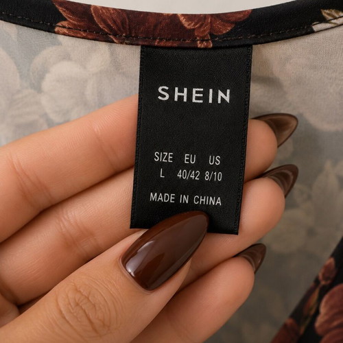 Shein floral dress L with V neckline, new