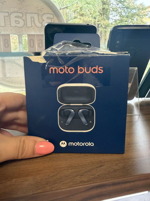 Moto Buds wireless earbuds like new