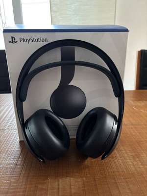 Sony PULSE 3D Wireless Headset for PS5, like new with box