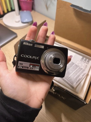 Nikon Coolpix S220 φωτογραφική κάμερα σαν καινούργιο με αυθεντικά αξεσουάρ