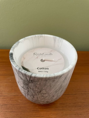 Organic Modern Candle with Cotton Scent, Marble Look and Bamboo Lid 150g