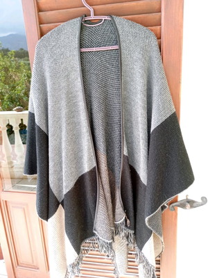 Kapa Scarf knitted like new in winter colors