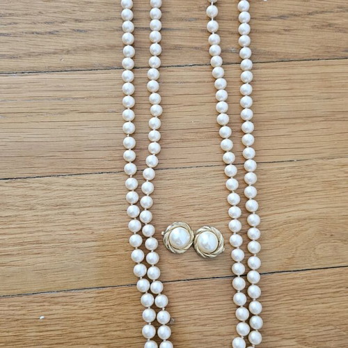 Pearl set vintage used, necklace and earrings in ecru color