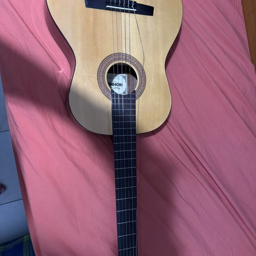 Hohner HC06 guitar used, one string broken but excellent condition