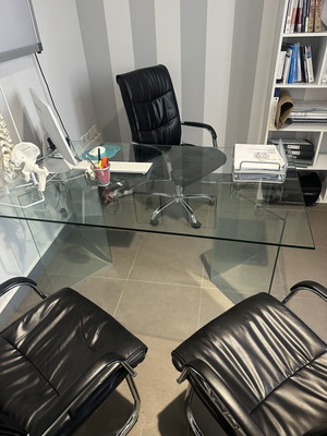 Glass desk with 3 chairs like new