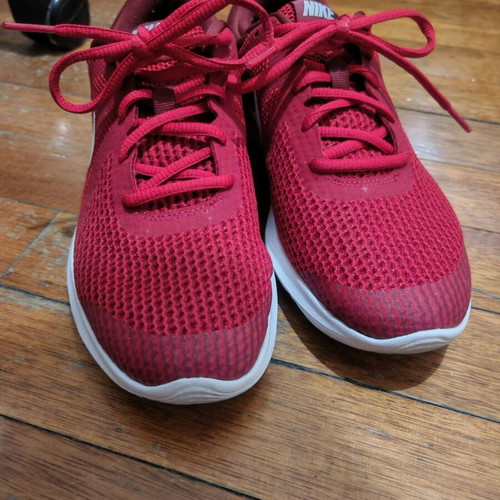 Nike Revolution 4 GS red athletic shoes size 40
