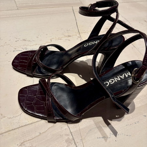 Mango strappy heels like new, burgundy croco texture