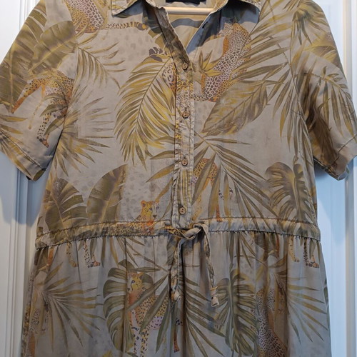 Desigual dress size S like new, green multicolor, knee length