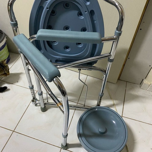 WC toilet chair in excellent condition, lightly used