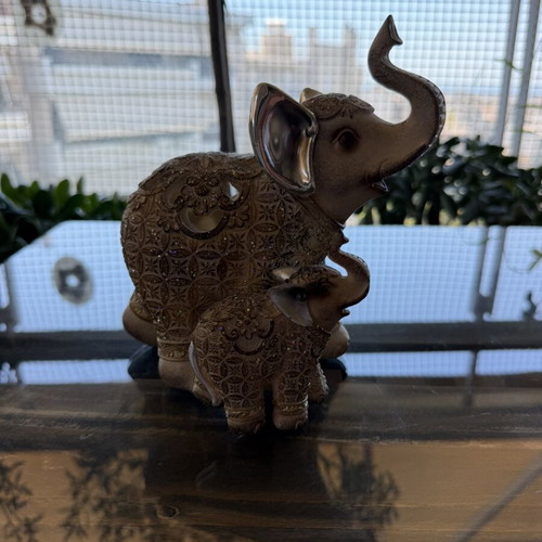 Decorative elephants like new