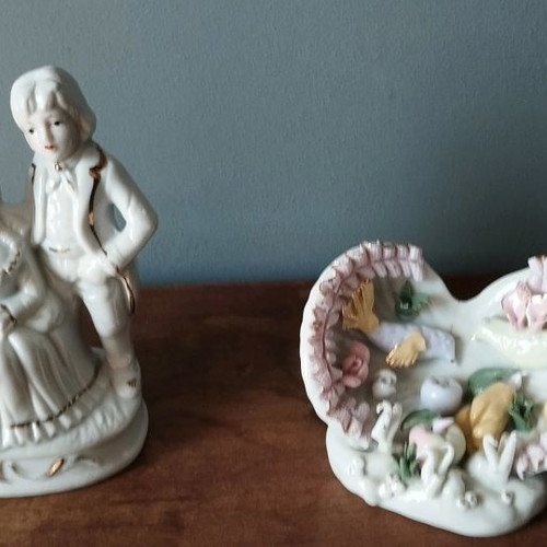 Vintage porcelain decorative figures used, set of 2 pieces
