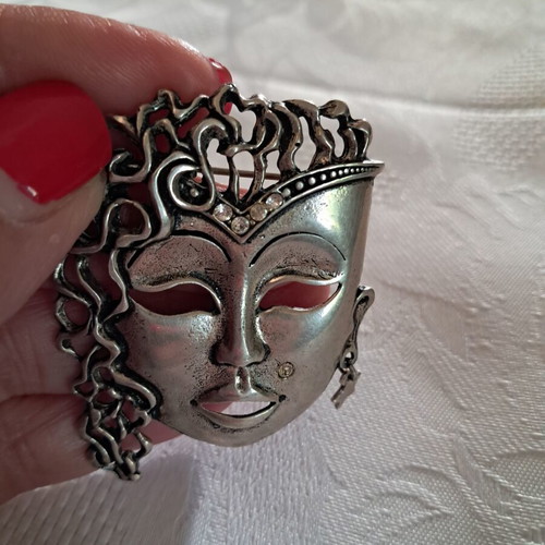 Silver brooch from the 80s Italian, like new, heavy construction