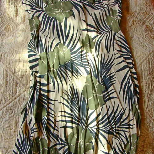 Petite Collection summer dress with open back, size 36