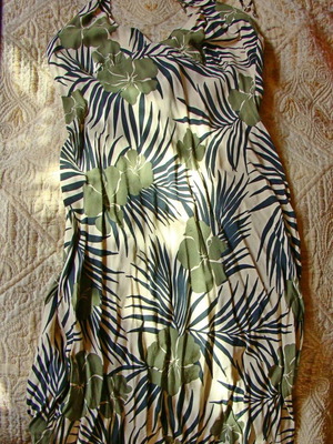 Petite Collection summer dress with open back, size 36