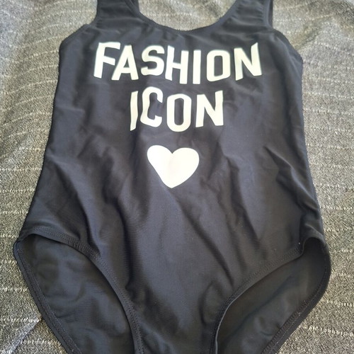 Children's one-piece swimsuit like new, age 9-10, black